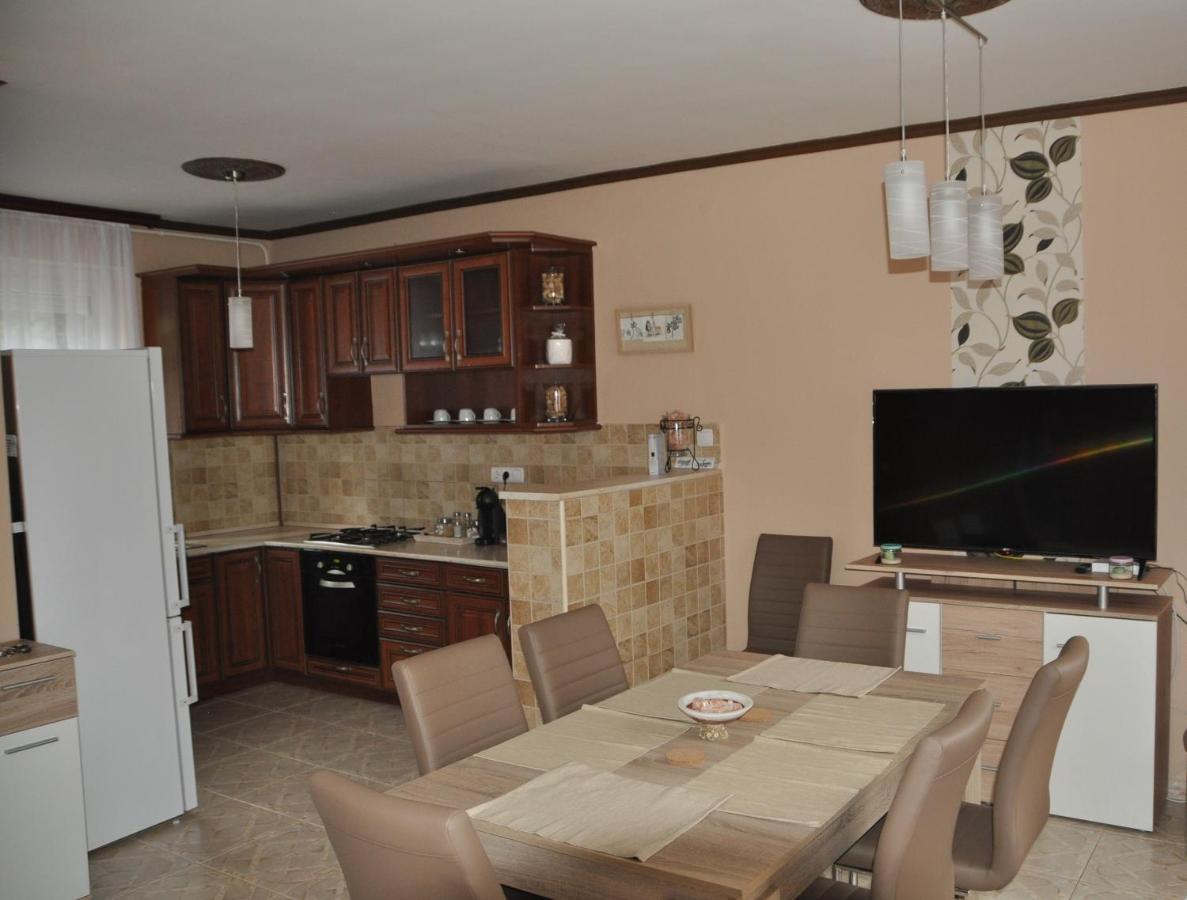 Gyorszem Apartman Luaran gambar